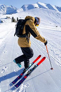 Comment choisir votre pack skis et fixations pour le ski alpin ?